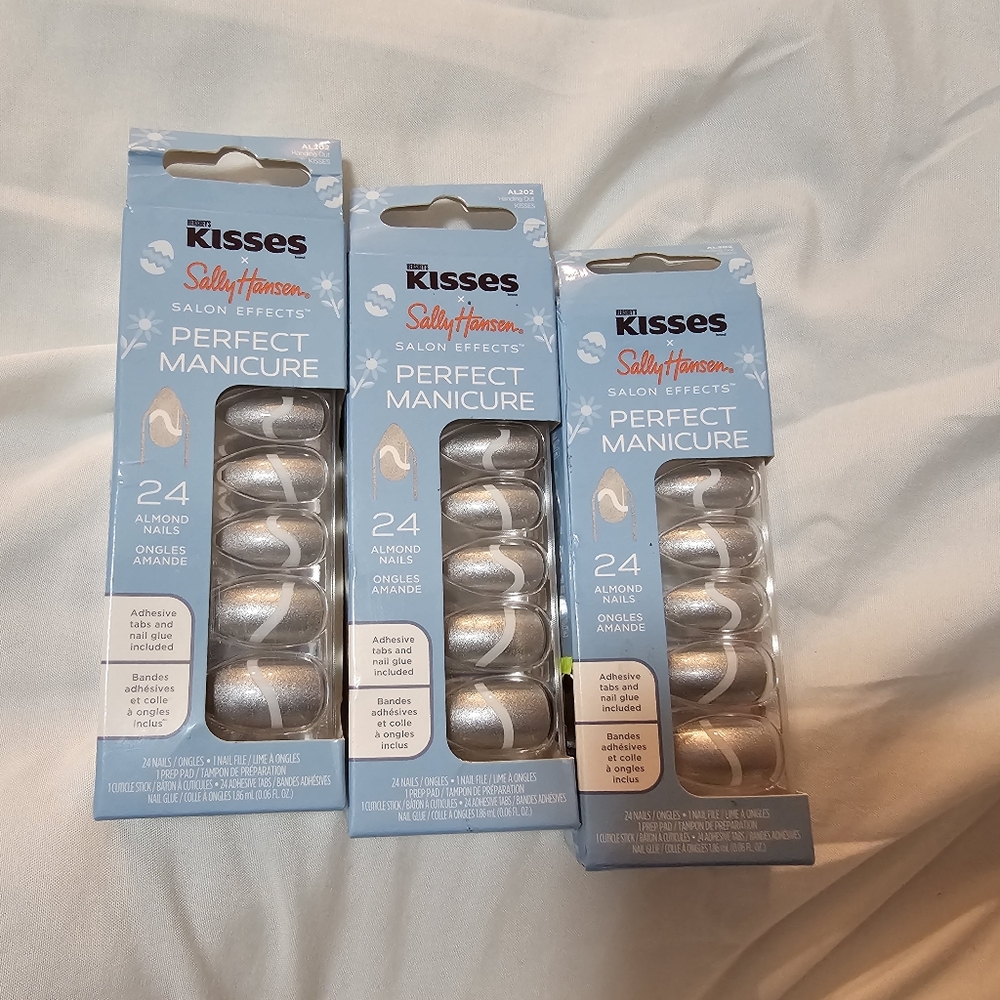 Sally Hansen Kisses Perfect Manicure Set
